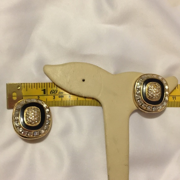 VINTAGE CRISTIAN DIOR EARRING - Picture 4 of 8